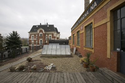 Rekonstrukce haly v bývalé továrně Adolfa R. Pleskota na projekční ateliér v Praze-Holešovicích