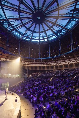 Konverze plynojemu v Národní kulturní památce v Dolní oblasti Vítkovice na multifunkční aulu GONG