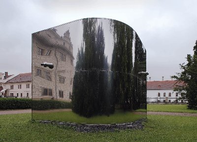 Aleš Veselý v prostorách Josefa Pleskota, Litomyšl