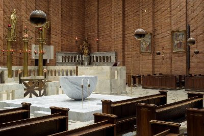 Kostel Nejsvětějšího Srdce Páně - Nová úprava liturgického prostoru