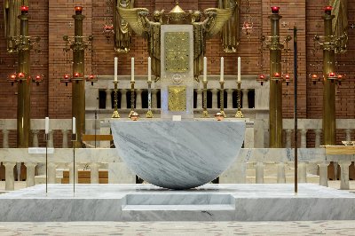 Kostel Nejsvětějšího Srdce Páně - Nová úprava liturgického prostoru