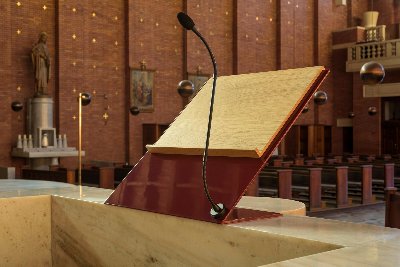 Kostel Nejsvětějšího Srdce Páně - Nová úprava liturgického prostoru