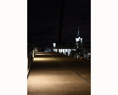 Ocelová lávka sv. Petra a Pavla pro pěší a cyklisty přes řeku Berounku v Radotíně 